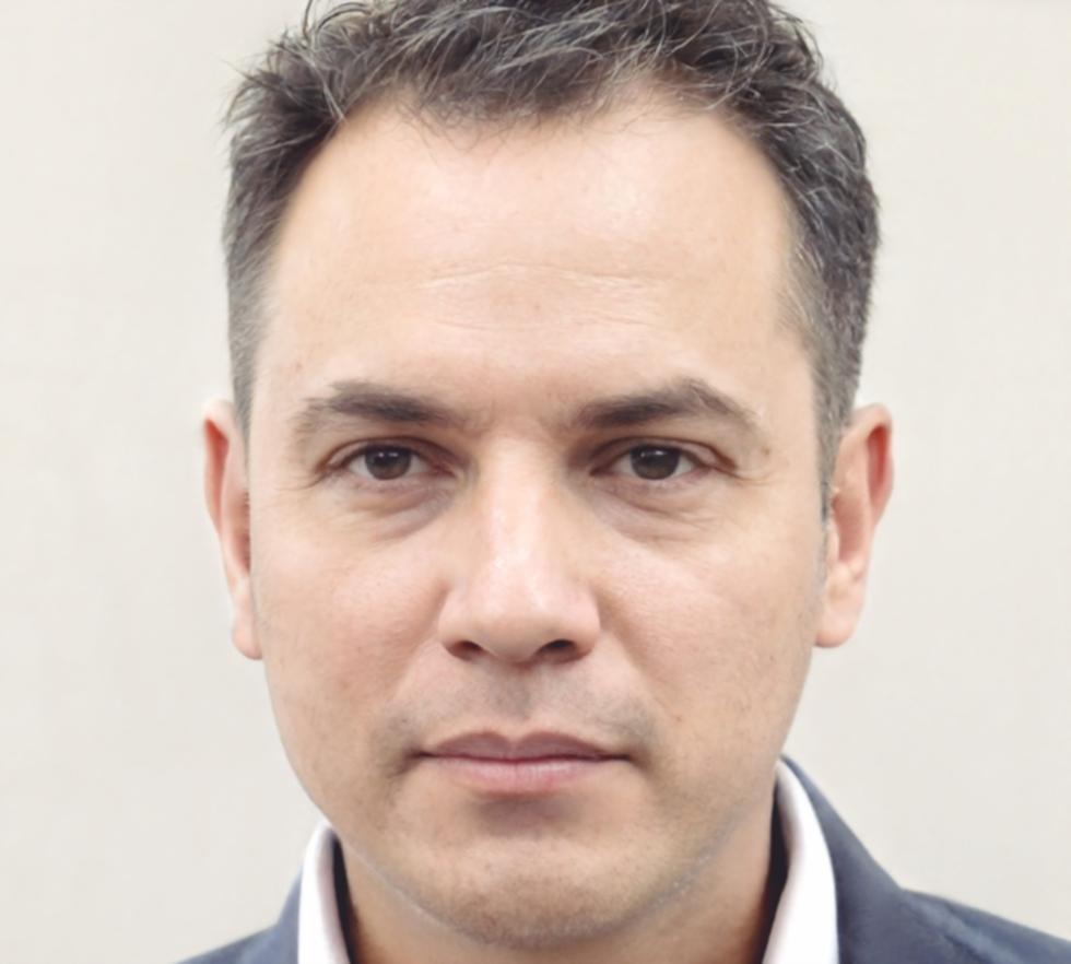 Portrait de Tristan Lefebvre, analyste senior en marchés financiers